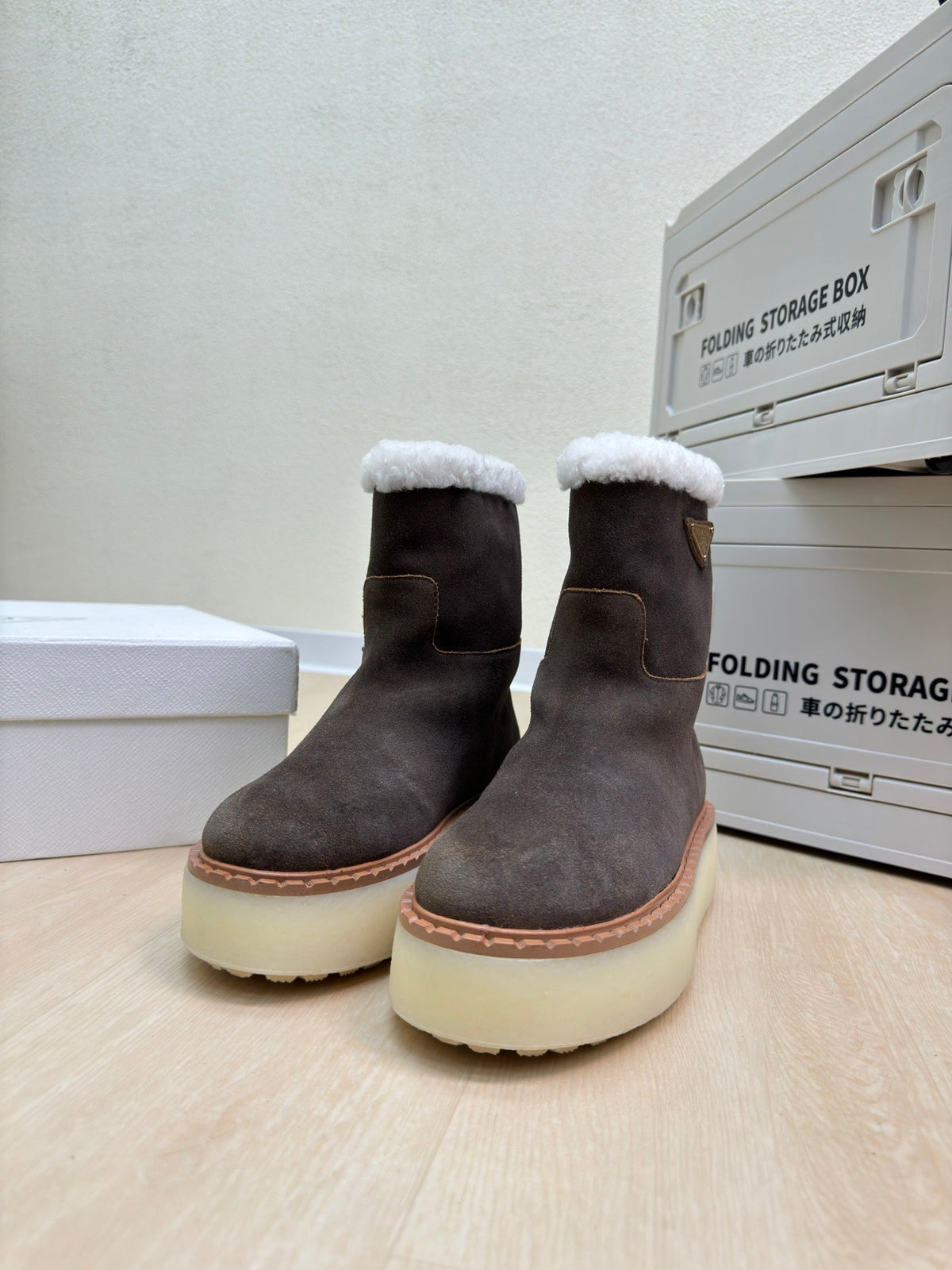 PRADA SUEDE BOOTS RK BROWN WITH SHEARLING LINING AND RUBBER FLATFORM SOLE