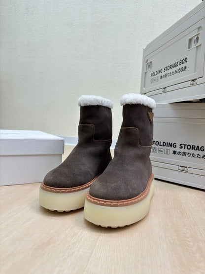 PRADA SUEDE BOOTS RK BROWN WITH SHEARLING LINING AND RUBBER FLATFORM SOLE