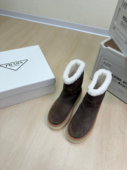 PRADA SUEDE BOOTS RK BROWN WITH SHEARLING LINING AND RUBBER FLATFORM SOLE