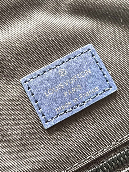 LOUIS VUITTON CHRISTOPHER MM 44 IN SAPPHIRE BLUE TAURILLON