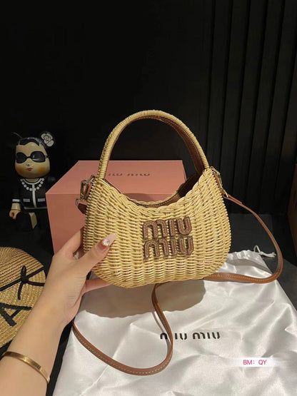 MIU MIU WANDER 25 WICKER BAG IN TAN/CARAMEL RATTAN