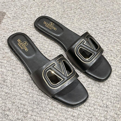 VLOGO CUT-OUT BLACK CALFSKIN SLIDE SANDAL