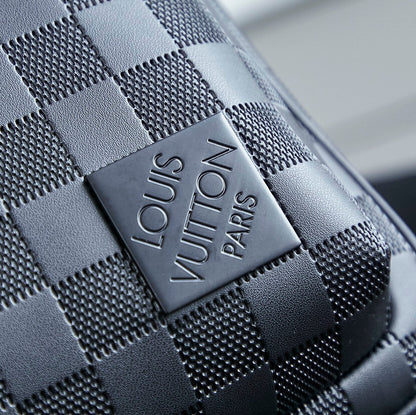 LOUIS VUITTON AVENUE SLINGBAG 31 IN BLACK DAMIER INFINI CALFSKIN
