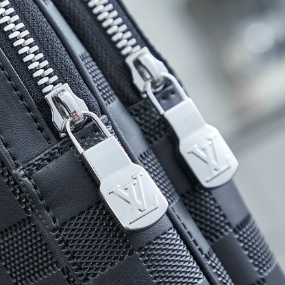 LOUIS VUITTON AVENUE SLINGBAG 31 IN BLACK DAMIER INFINI CALFSKIN