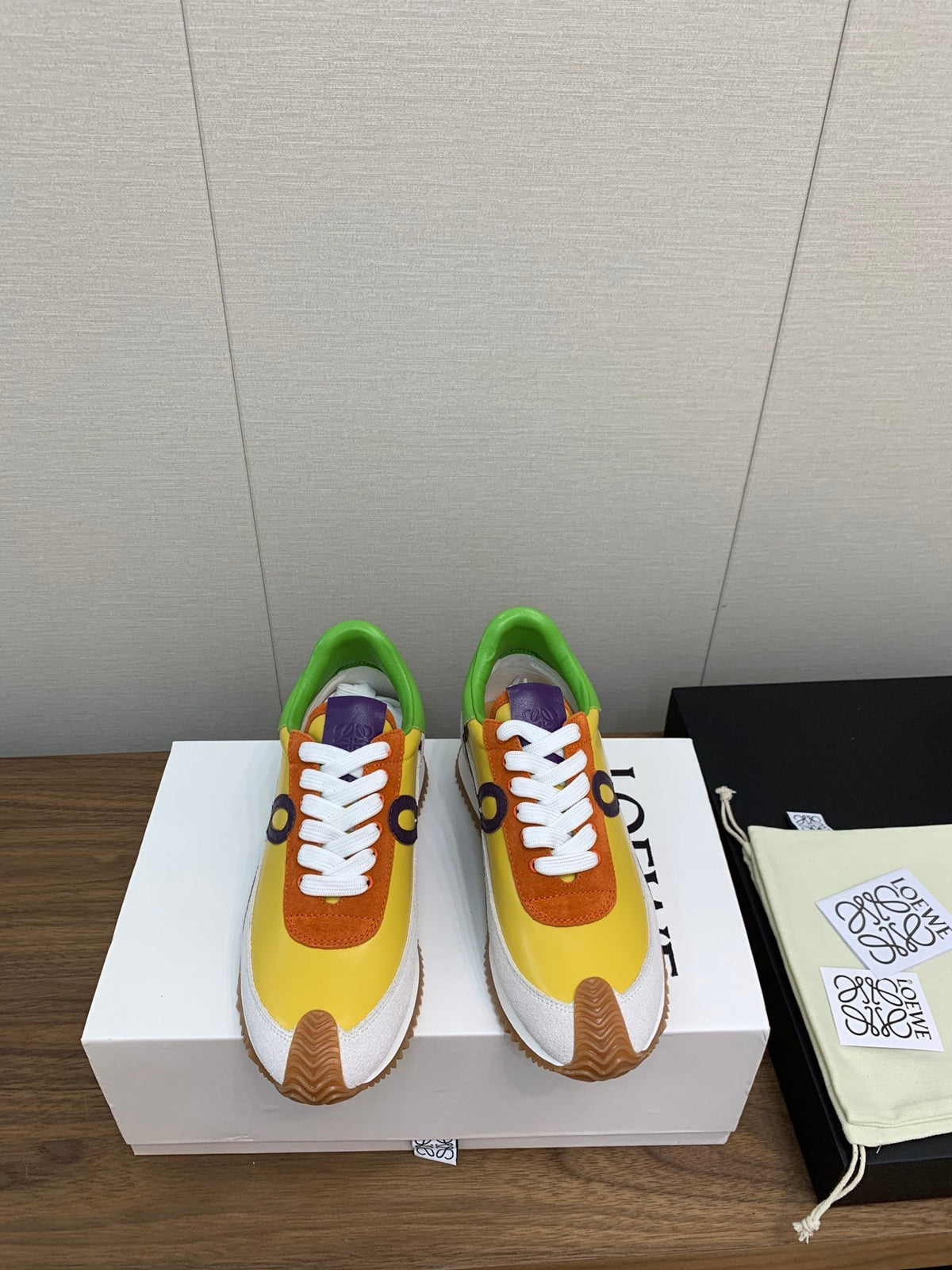 LW FLOW RUNNER SNEAKER LEMON-BRICK SUEDE
