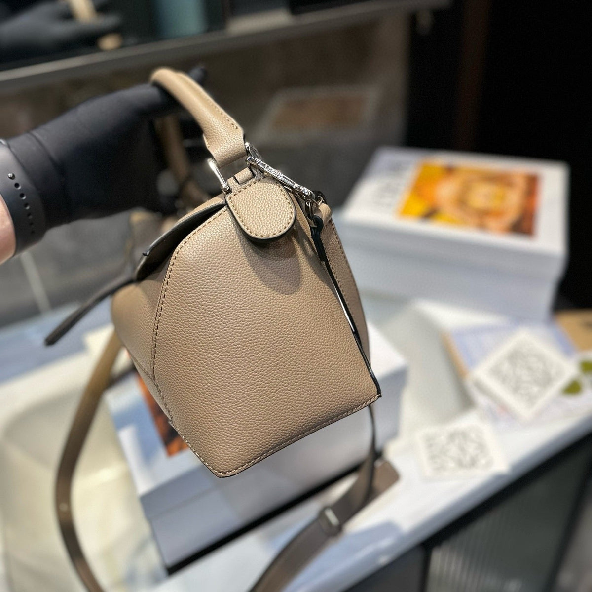 LOEWE SMALL PUZZLE 23 BAG IN CLASSIC PEANUT BROWN CALFSKIN
