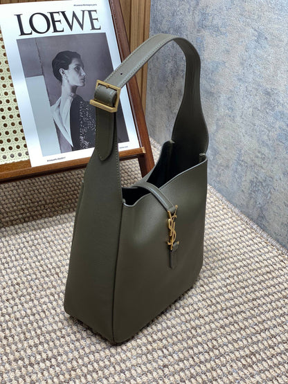 SAINT LAURENT LE 5 À 7 SMALL SUPPLE 22 IN DARK GREEN CALFSKIN GOLD BUCKLE