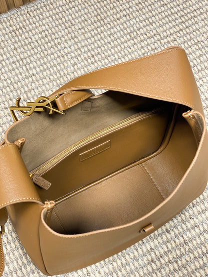SAINT LAURENT LE 5 À 7 LARGE SUPPLE BAG 31 IN TORTILLA BROWN CALFSKIN