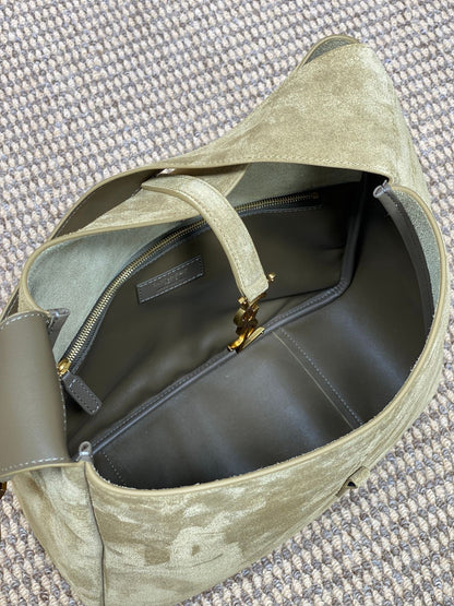 SAINT LAURENT LE 5 À 7 SUPPLE BAG 31 IN KHAKI BROWN SUEDE