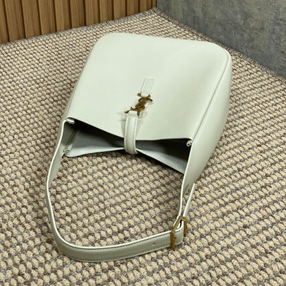 SAINT LAURENT LE 5 À 7 SMALL SUPPLE 22 IN WHITE CALFSKIN GOLD BUCKLE