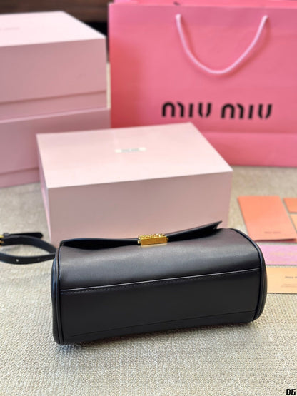 MIU MIU SHOULDER BAG 25 IN BLACK CALFSKIN GOLD HARDWARE