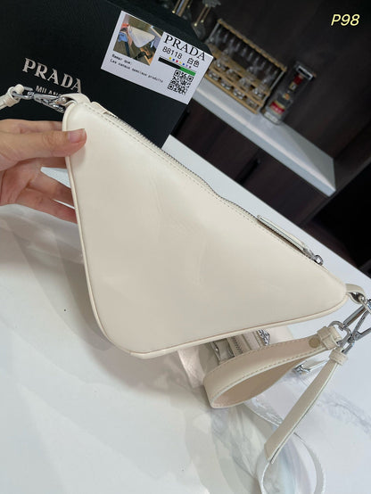 PRADA TRIANGLE 27 SHOULDER BAG IN WHITE CALFSKIN WITH STRAP