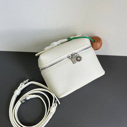 LORO PIANA EXTRA POCKET L12 IN WHITE GRAINED CALFSKIN WITH SILVER HARDWARE