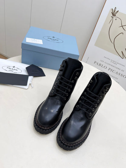 PRADA 25S LACE UP BOOTS BLACK GLOSSY CALFSKIN