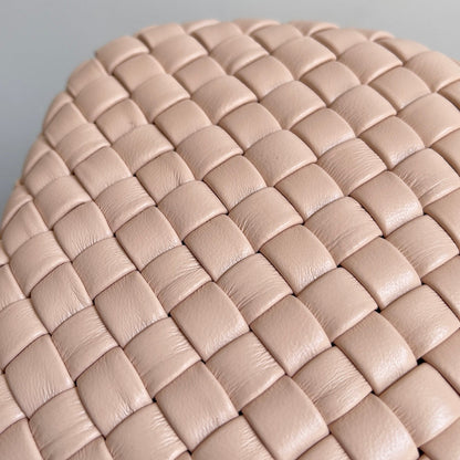 BOTTEGA VENETA CLASSIC KNOT 20 IN LOTUS LAMBSKIN