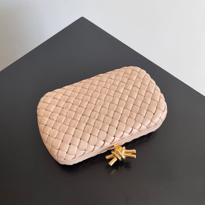 BOTTEGA VENETA CLASSIC KNOT 20 IN LOTUS LAMBSKIN