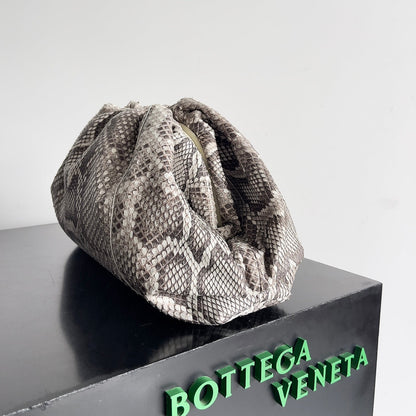 BOTTEGA VENETA POUCH CLUTCH 38 IN SNAKE PATTERN CALFSKIN