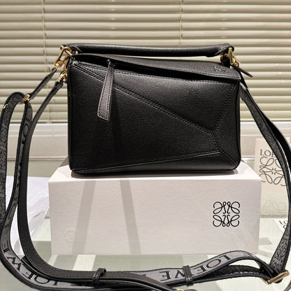 LOEWE LOE MEDIUM 25 PUZZLE BAG IN BLACK GRAINED CALFSKIN