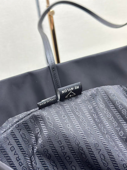 PRADA MEDIUM SHOPPING BAG 40 IN BLACK RE-NYLON FABRIC