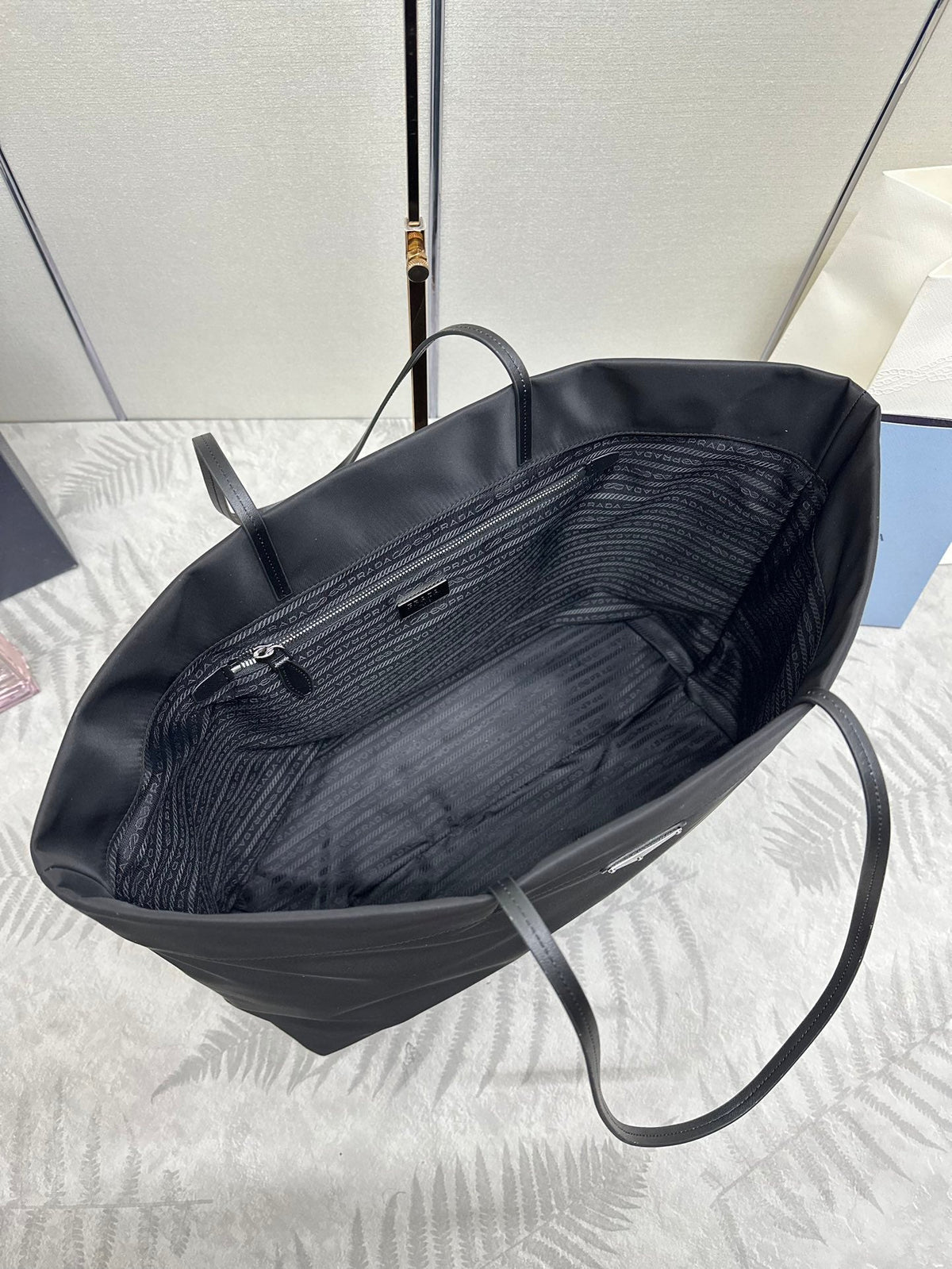 PRADA MEDIUM SHOPPING BAG 40 IN BLACK RE-NYLON FABRIC