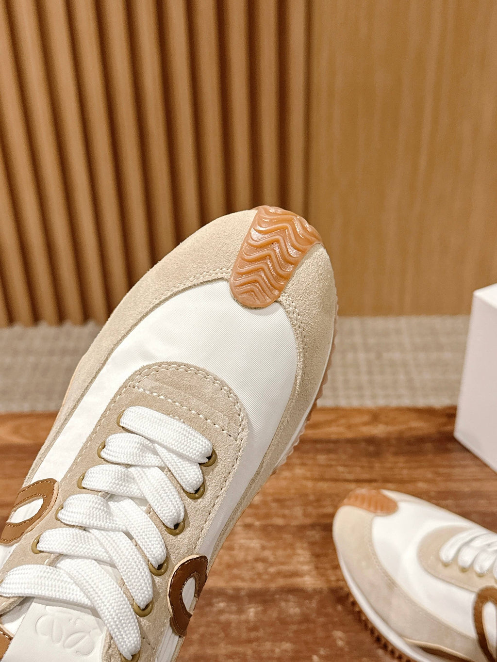 FLOW RUNNER SNEAKER IN BROWN SUEDE AND SHEEPSKIN