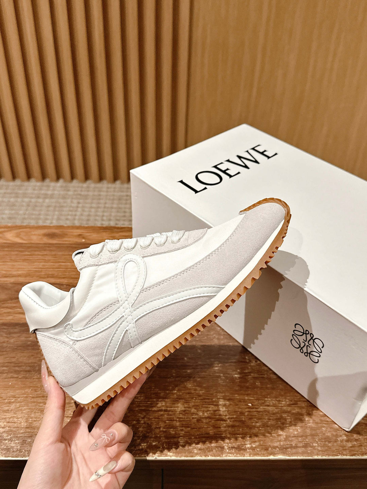 FLOW RUNNER SNEAKER IN LIGHT GRAY SUEDE AND WHITE SHEEPSKIN