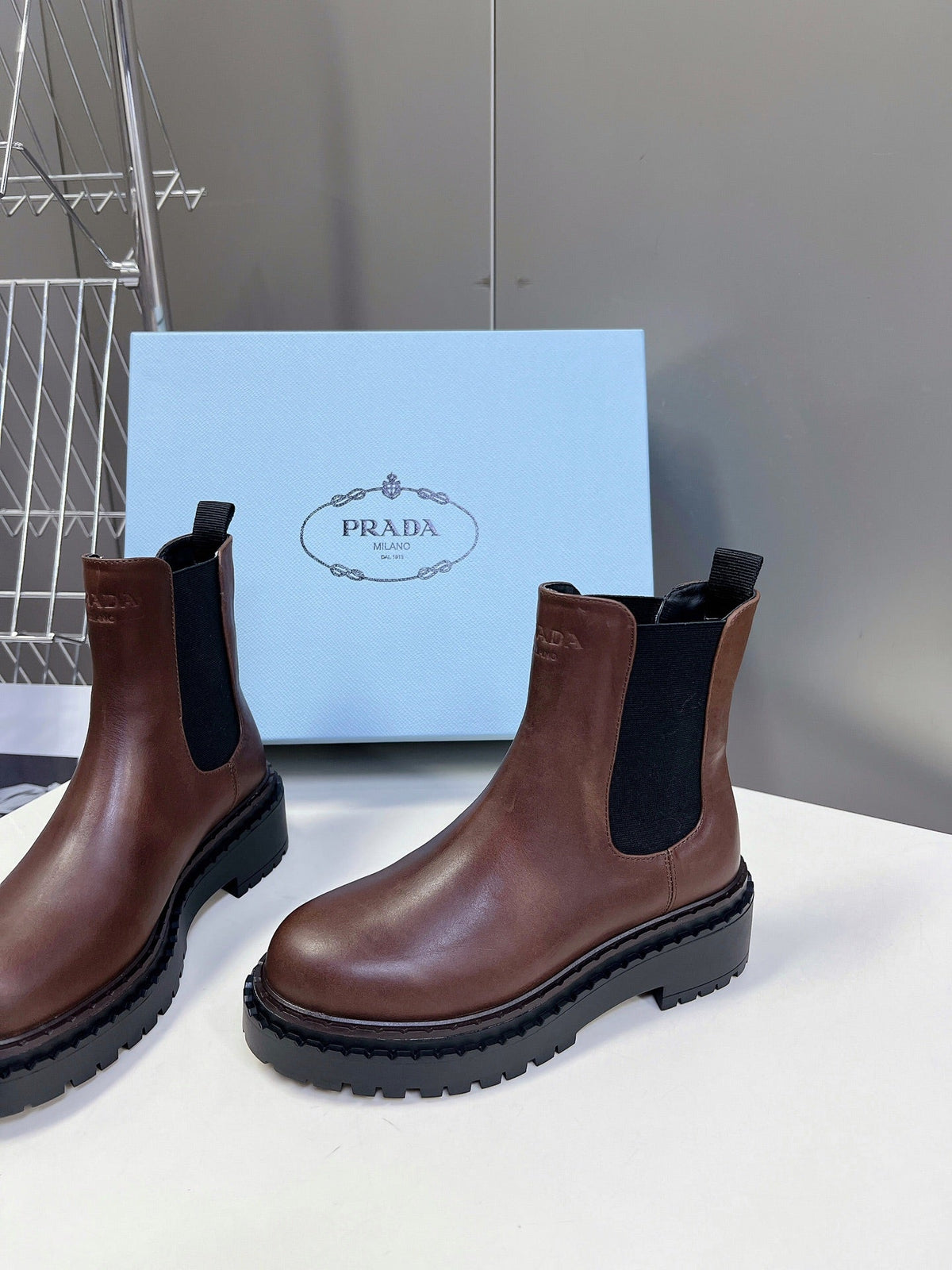 PRADA CHELSEA BOOTS CHOCOLATE CALFSKIN