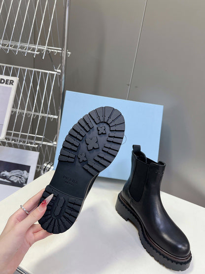 PRADA CHELSEA BOOTS BLACK CALFSKIN