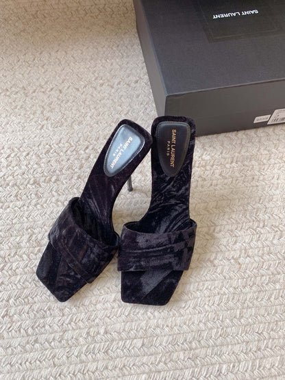 HIGH HEEL SLIDES IN BLACK VELVET