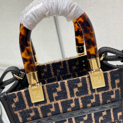 FENDI MINI SUNSHINE 18 IN BROWN RAFFIA AND BLACK WOOL CALFSKIN TRIM