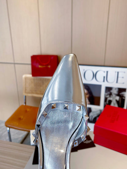 ROCKSTUD CAGED SLINGBACKS 5 CM IN SILVER CALFSKIN