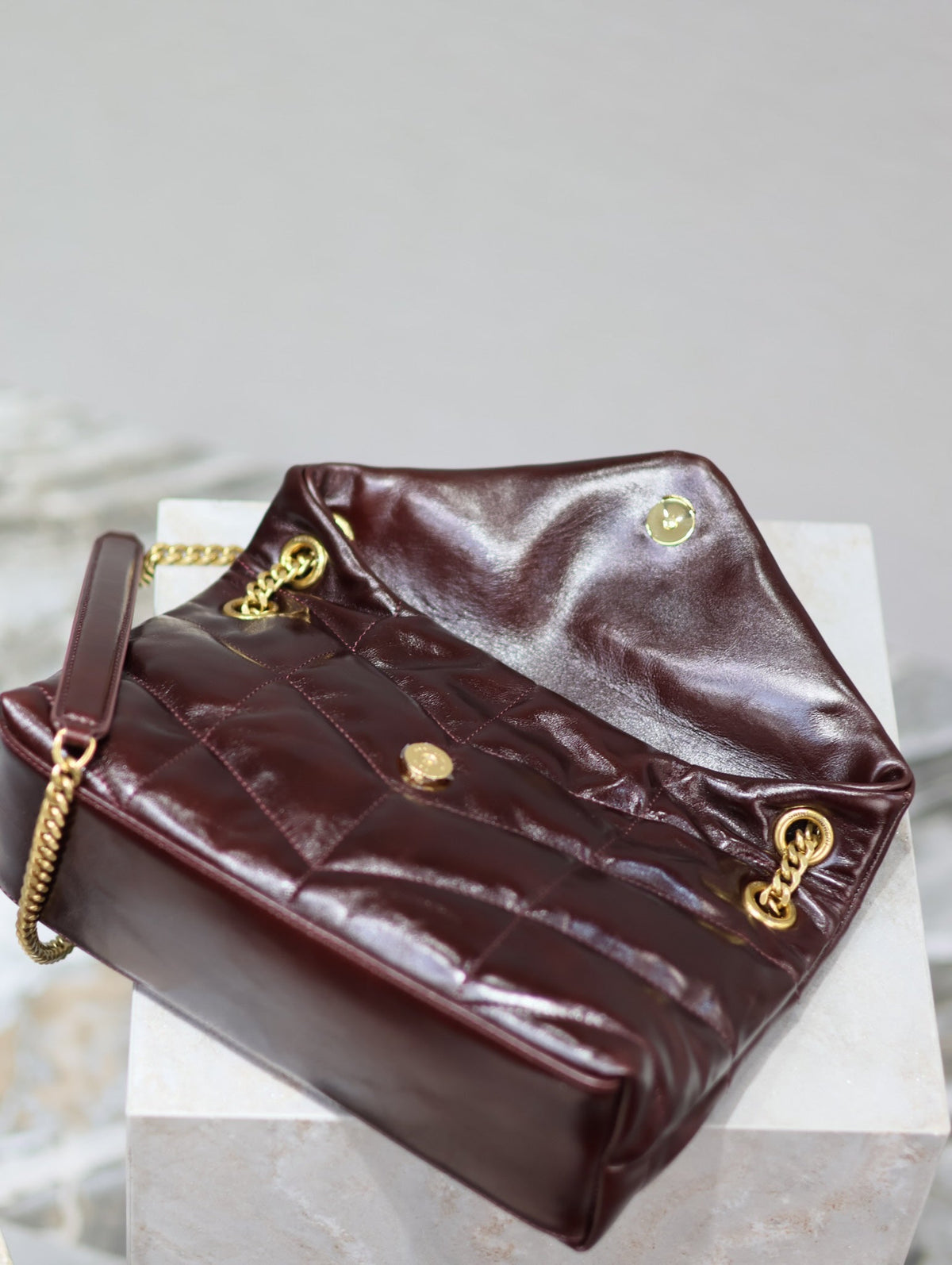 SAINT LAURENT YSL 25S LOULOU PUFFER MEDIUM 29 IN DARK BURGUNDY CALFSKIN