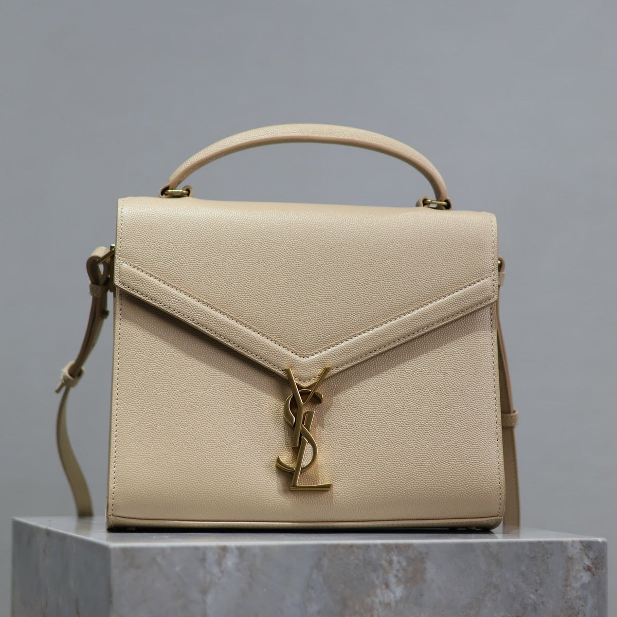 SAINT LAURENT CASSANDRA TOP HANDLE BAG 24 IN BEIGE CALFSKIN GOLD HARDWARE