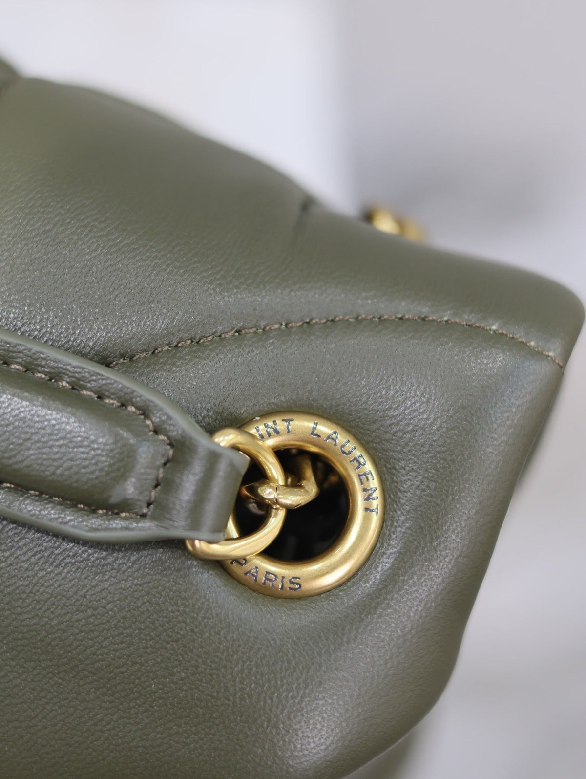 SAINT LAURENT YSL 25S LOULOU PUFFER MM 29 IN DARK OLIVE CALFSKIN GOLD HARDWARE
