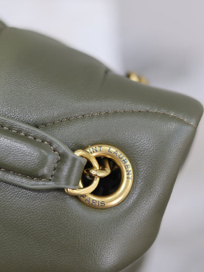 SAINT LAURENT YSL 25S LOULOU PUFFER MM 29 IN DARK OLIVE CALFSKIN GOLD HARDWARE