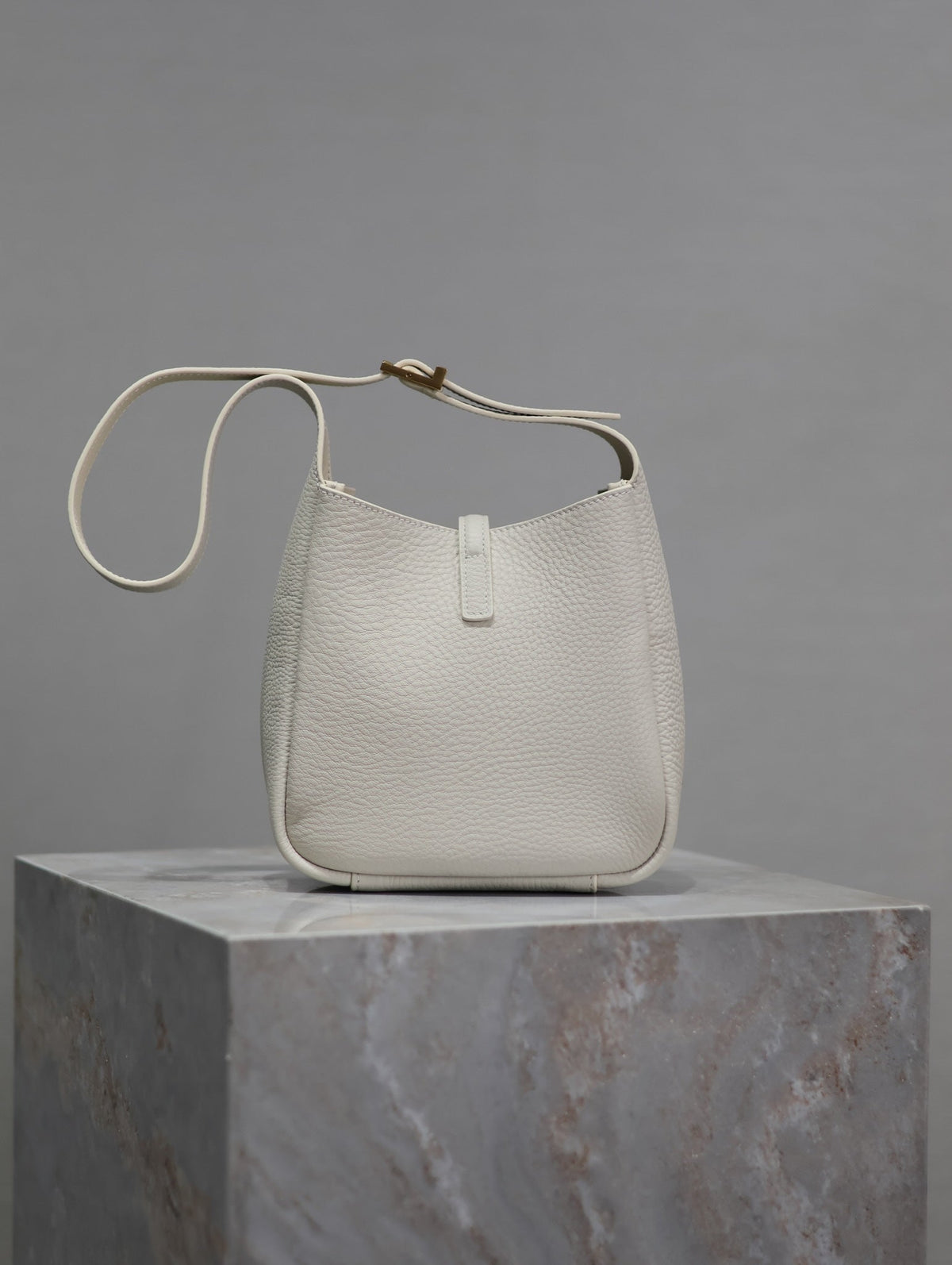 SAINT LAURENT YSL 25S LE 5 À 7 BAG 16 IN BLANC VINTAGE GRAINED CALFSKIN GOLD HARDWRE