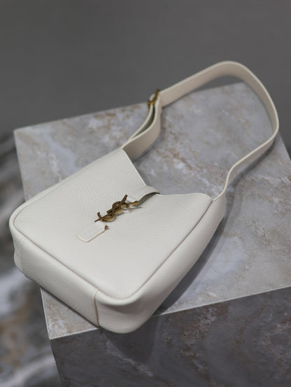 SAINT LAURENT YSL 25S LE 5 À 7 BAG 16 IN BLANC VINTAGE GRAINED CALFSKIN GOLD HARDWRE