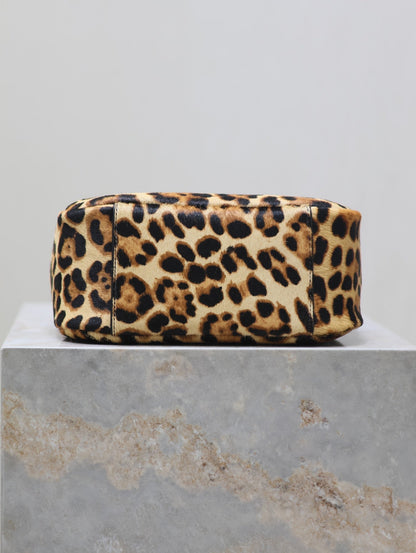 SAINT LAURENT LE 5 À 7 SMALL SUPPLE 23 IN LEOPARD PRINT CALFSKIN