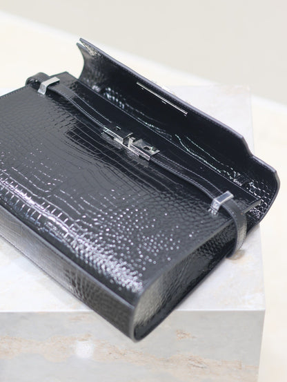 SAINT LAURENT MANHATTAN MEDIUM 29 IN BLACK CROCODILE-EMBOSSED CALFSKIN SILVER BUCKLE