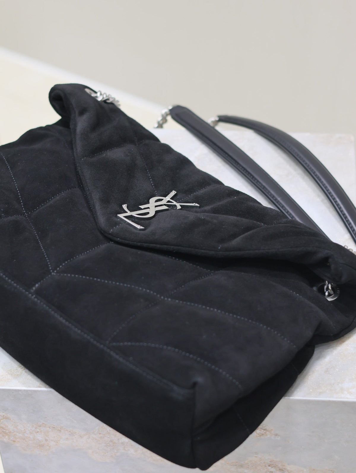 SAINT LAURENT YSL 25S LOULOU PUFFER GM 35 IN BLACK SUEDE SILVER HARDWRE
