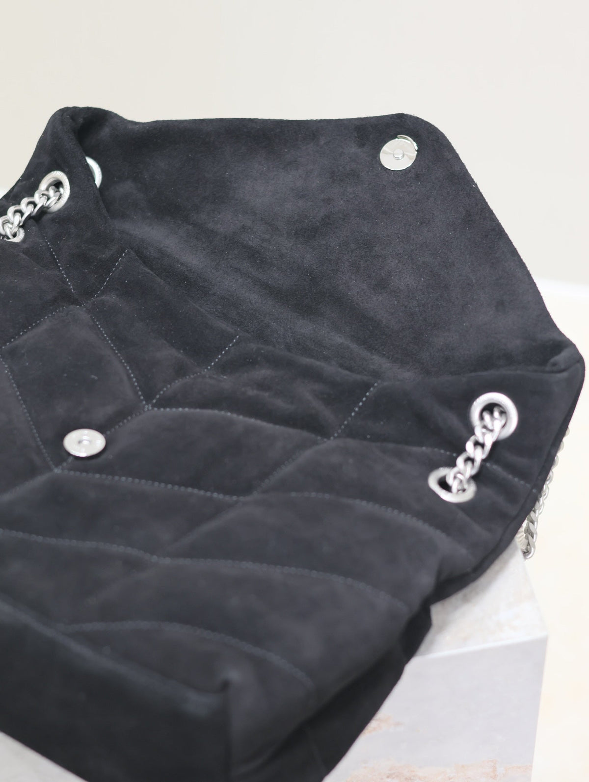 SAINT LAURENT YSL 25S LOULOU PUFFER GM 35 IN BLACK SUEDE SILVER HARDWRE