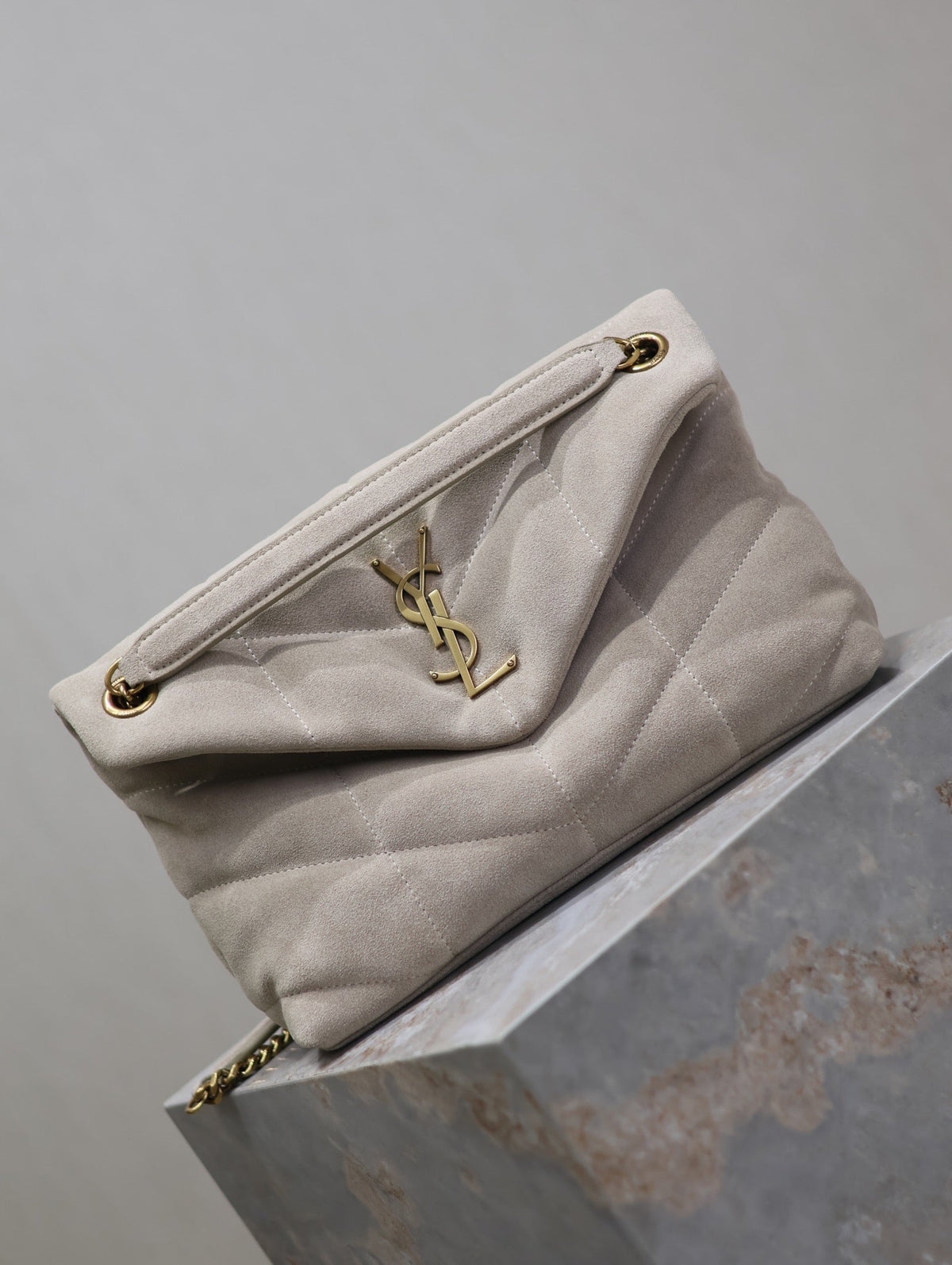 SAINT LAURENT YSL 25S LOULOU PUFFER MM 29 IN SMOKEY TAUPE SUEDE GOLD HARDWRE