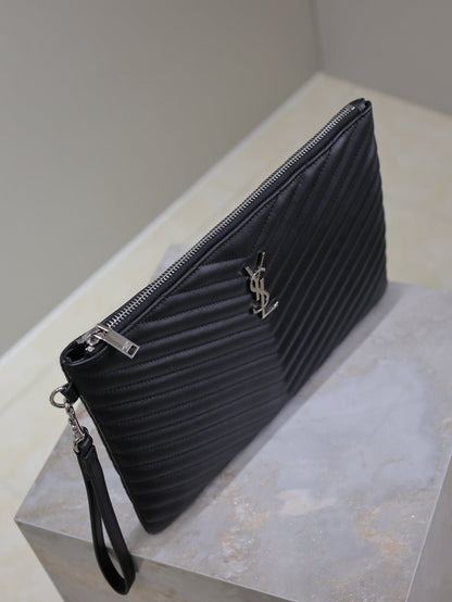 SAINT LAURENT CLUTCH 30 IN BLACK QUILTED CALFSKIN SILVER BUCKLE
