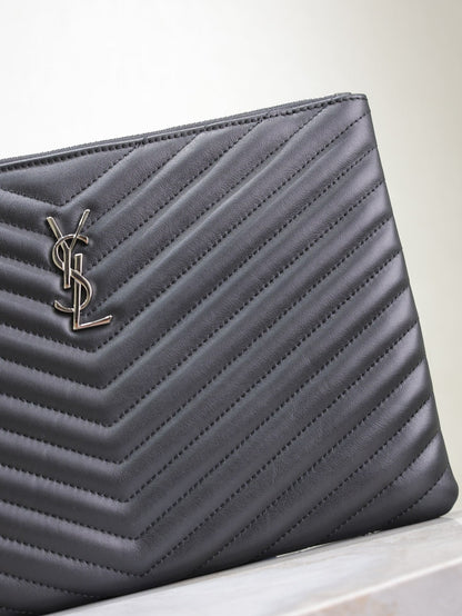 SAINT LAURENT CLUTCH 30 IN BLACK QUILTED CALFSKIN SILVER BUCKLE