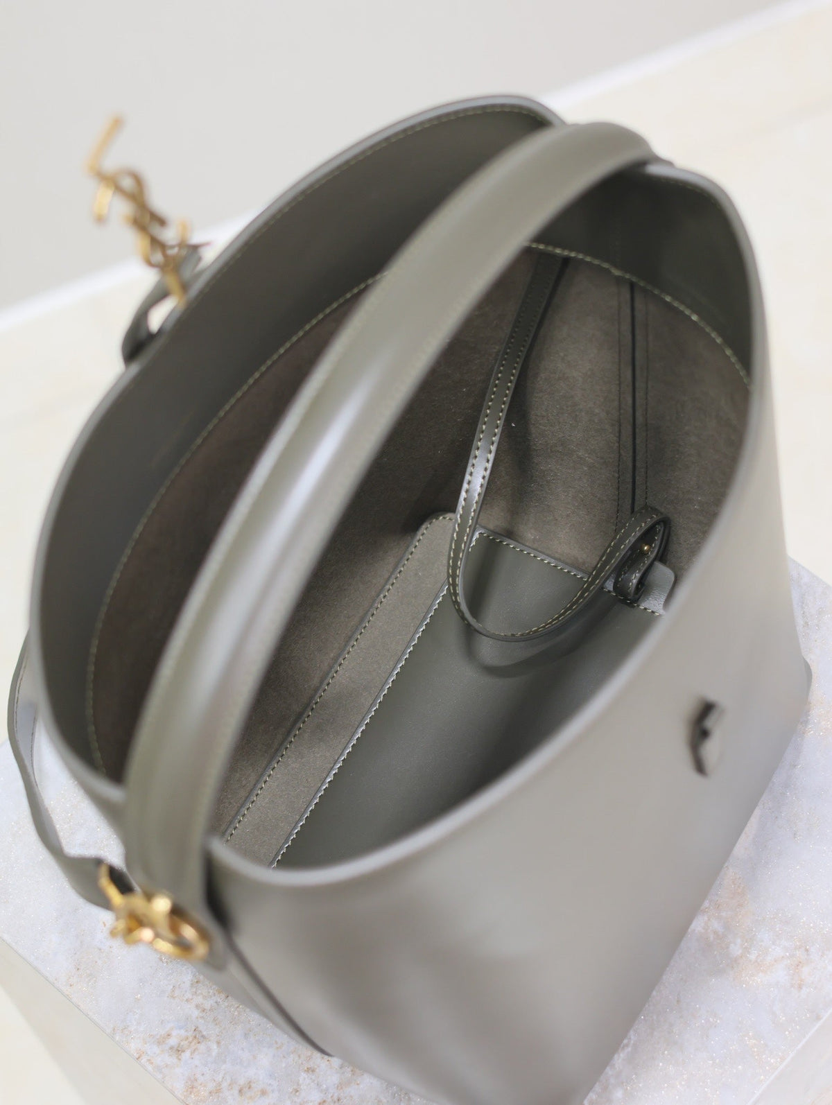 SAINT LAURENT YSL 25S LE 5 À 7 BUCKET 26 IN DARK OLIVE CALFSKIN GOLD HARDWARE