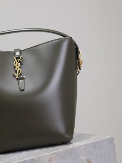 SAINT LAURENT YSL 25S LE 5 À 7 BUCKET 26 IN DARK OLIVE CALFSKIN GOLD HARDWRE
