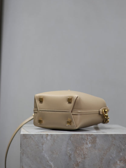 SAINT LAURENT YSL 25S LE 37 BUCKET 15 IN BEIGE CALFSKIN GOLD HARDWRE