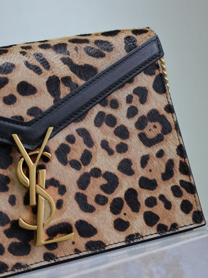 SAINT LAURENT CASSANDRA CHAIN BAG 22 IN LEOPARD PRINT CALFSKIN GOLD HARDWARE