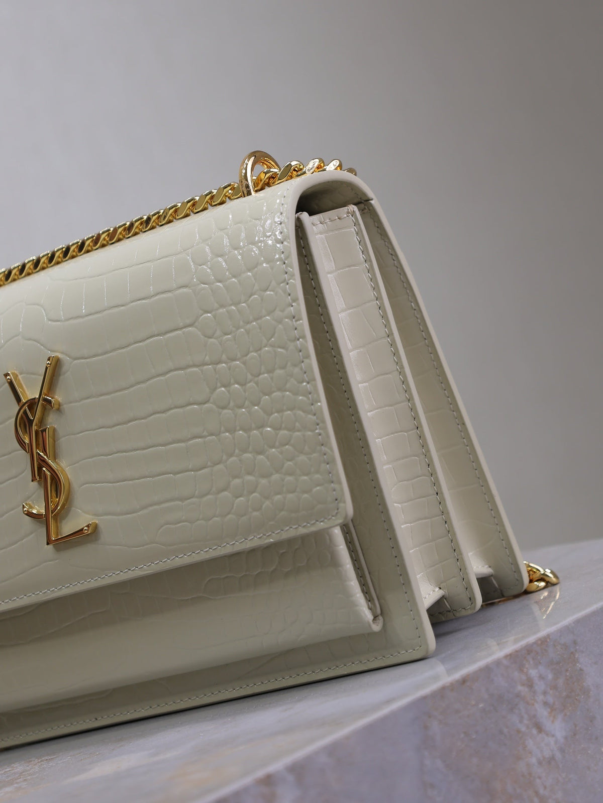 SAINT LAURENT YSL 25S SUNSET MEDIUM 22 IN IVORY CROCODILE-EMBOSSED SHINY CALFSKIN GOLD HARDWRE