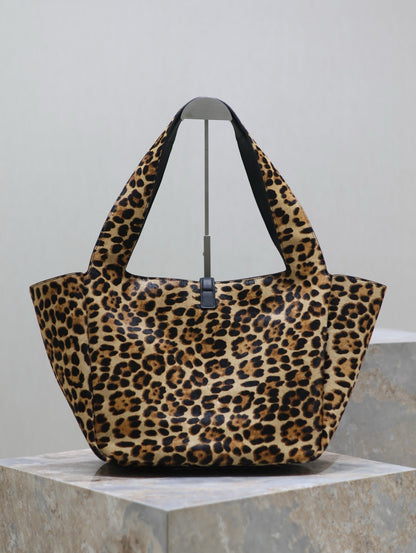 SAINT LAURENT LE 5 À 7 BEA TOTE BAG 50 IN LEOPARD PRINT LEATHER GOLD LOGO